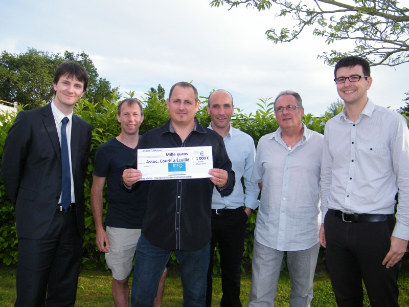 Remise de don par Ido Conseil  l'association organisatrice du Trail d'Ecuill,  Culturel Trail d'Ecuill Remise de don par Ido Conseil  l'association organisatrice du Trail d'Ecuill Remise de don par Ido Conseil  l'association organisatrice du Trail d'Ecuill